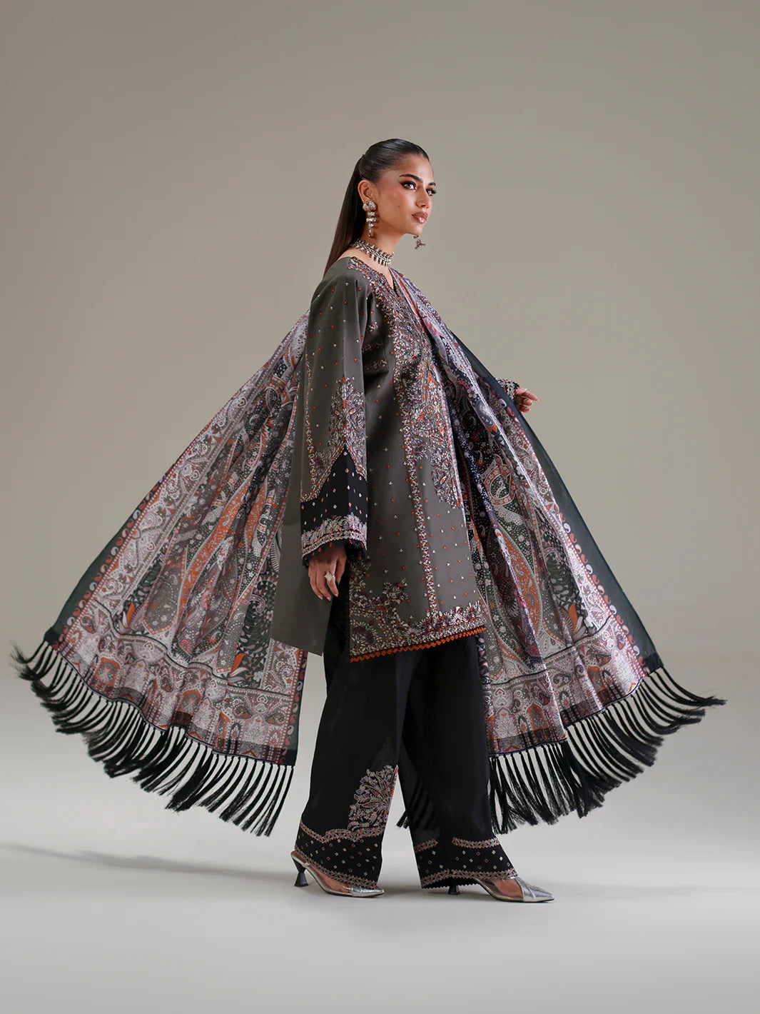 182-A | Amour Luxury Lawn | BIN ILYAS