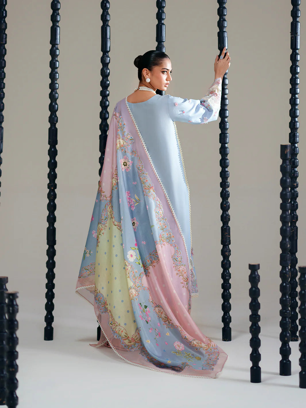184-B | Amour Luxury Lawn | BIN ILYAS