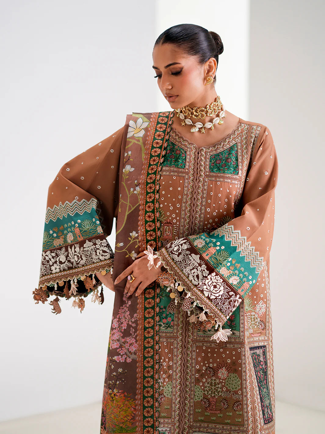 186-B | Amour Luxury Lawn | BIN ILYAS