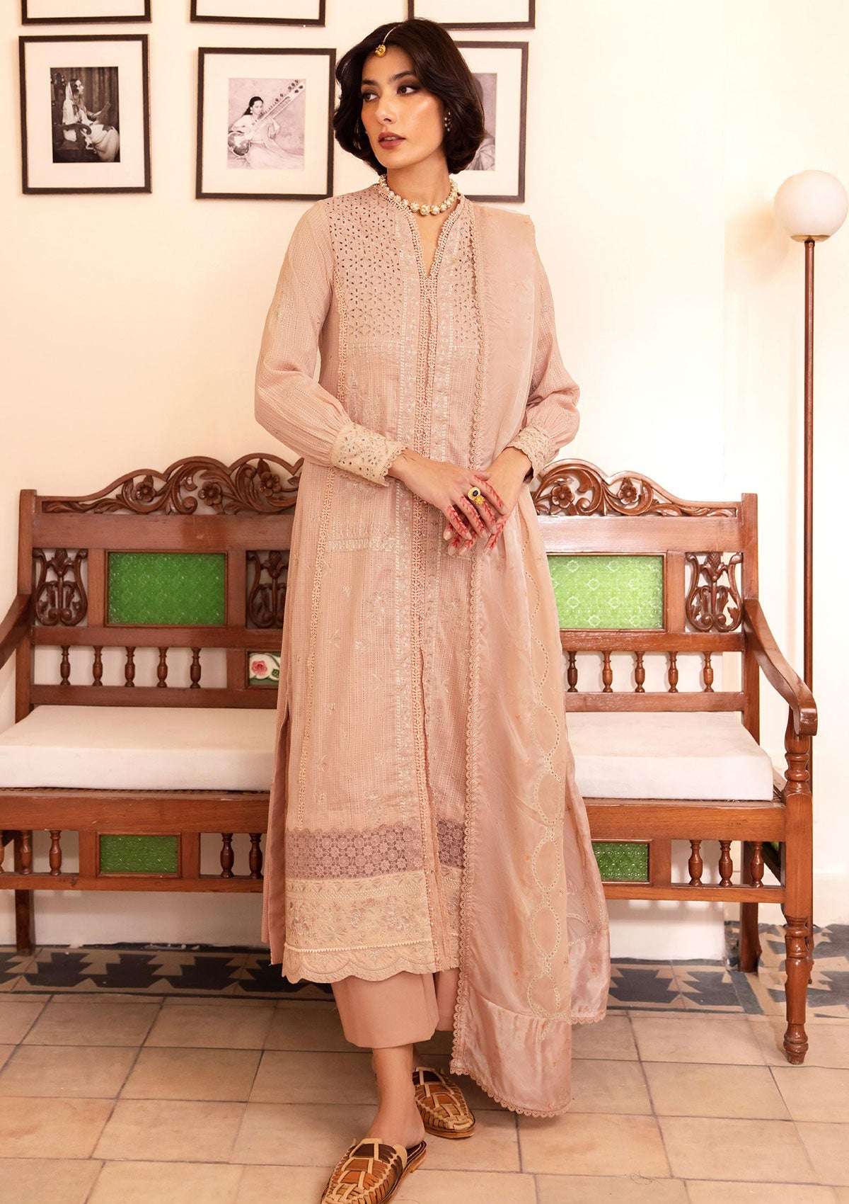 Iznik Lawn Luxury NKG-06 | Unstitched 3Piece Suit