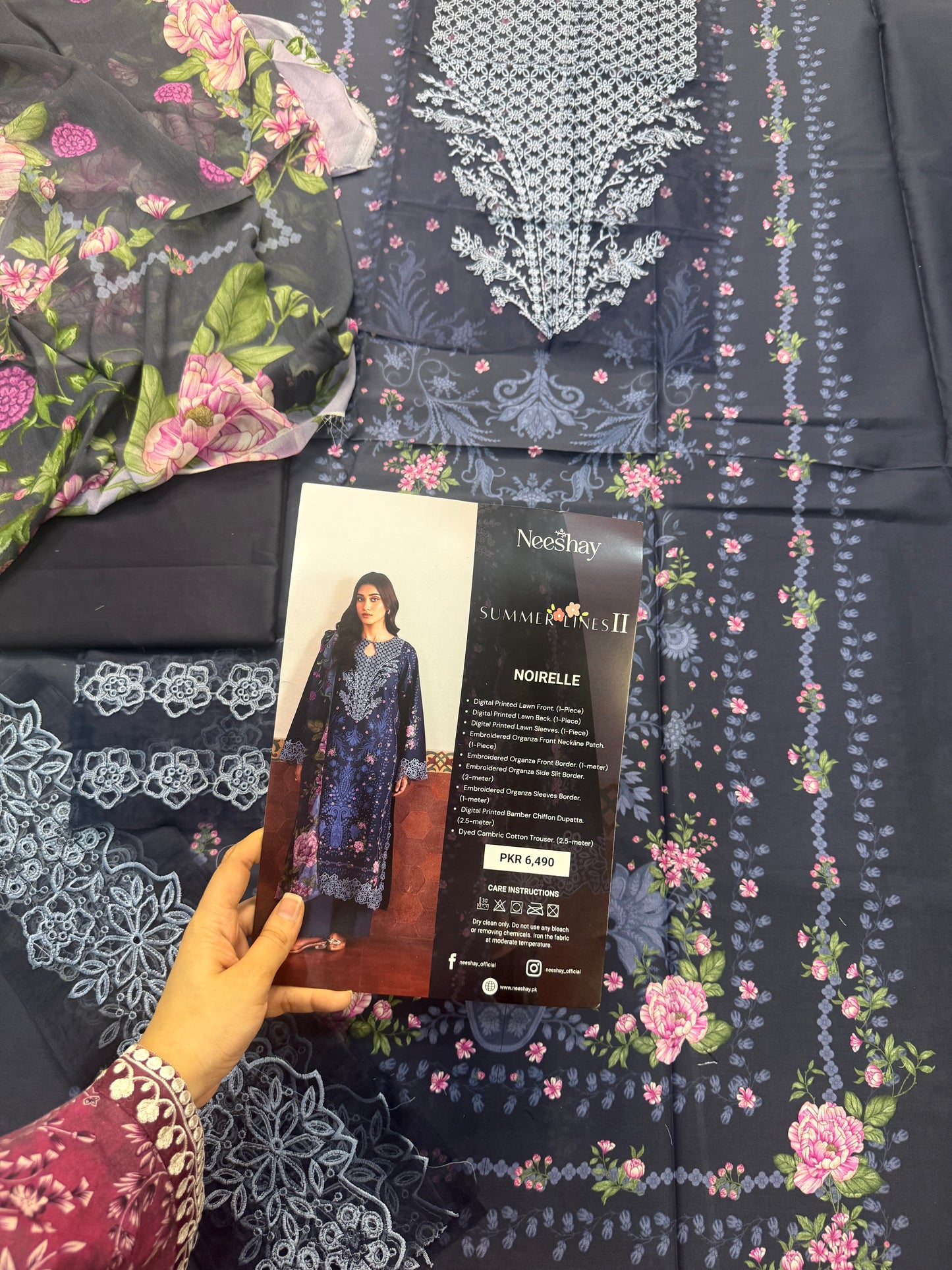 NOIRELLE | Neeshay Summer Lines II