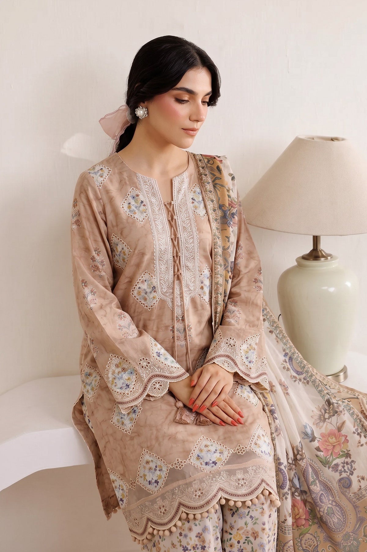 Aalaya Special Edition - Beige Botanical