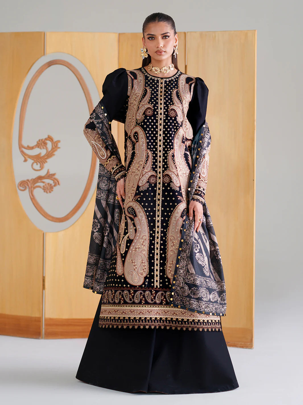 185-B | Amour Luxury Lawn | BIN ILYAS