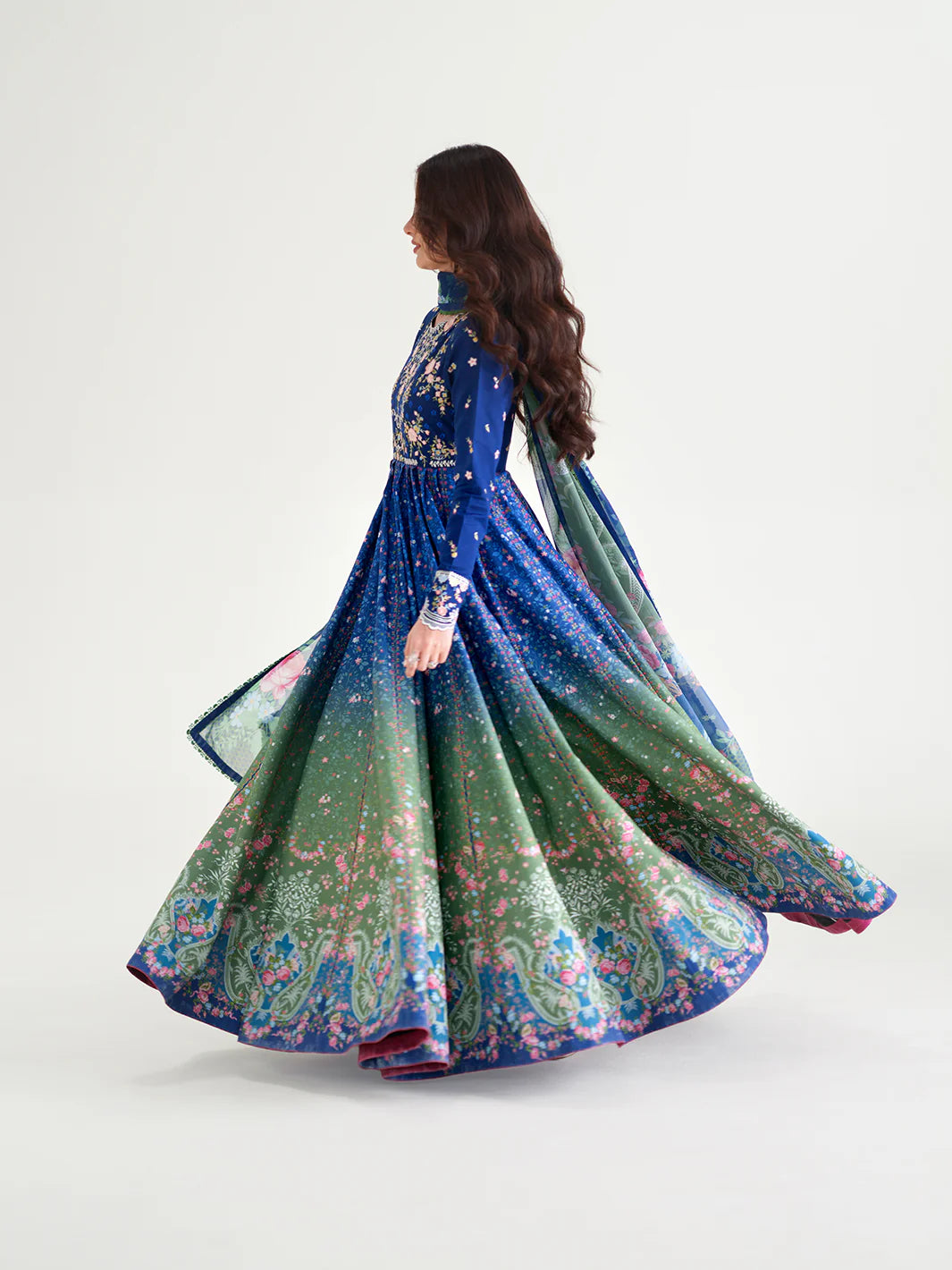 189-A | Amour Luxury Lawn | BIN ILYAS