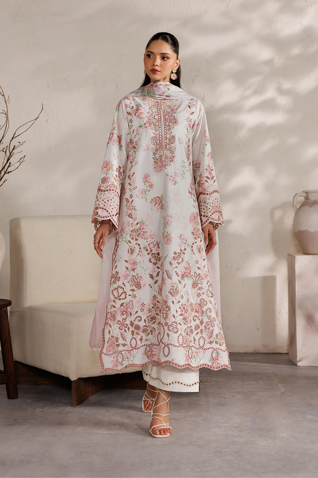IBE-04 Embroidered Lawn | IZNiK Festive Lawn '26