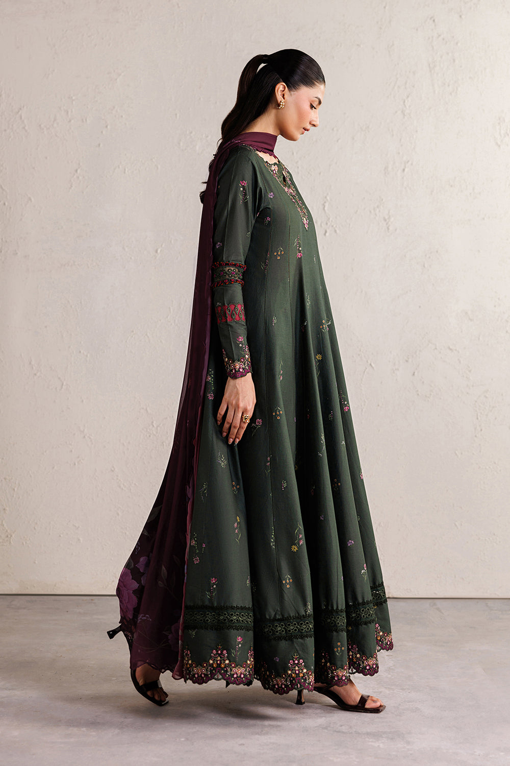 IBE-03 Embroidered Lawn | IZNiK Festive Lawn '26
